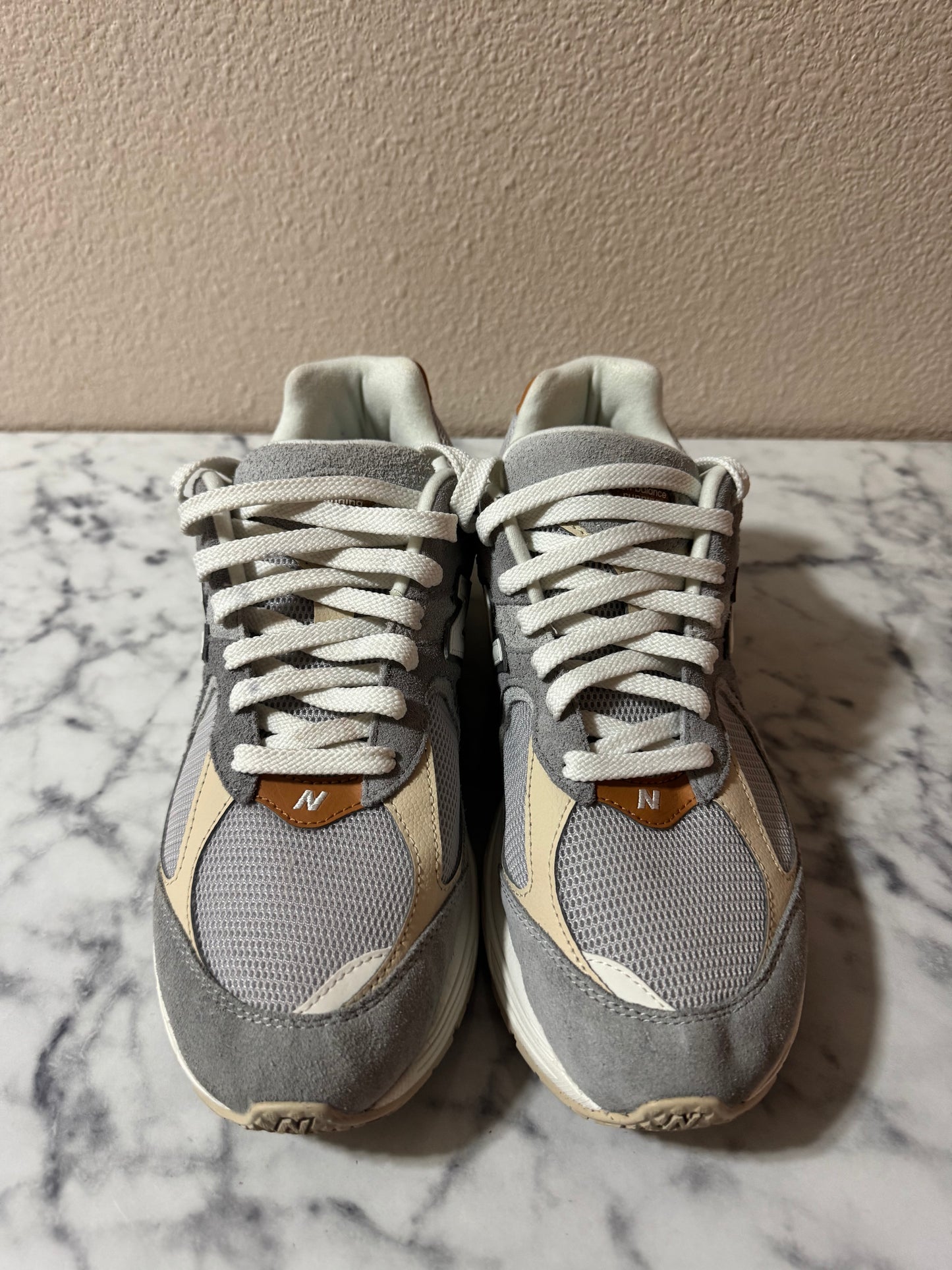 New Balance 2002R (Size: 10.5M/12W)