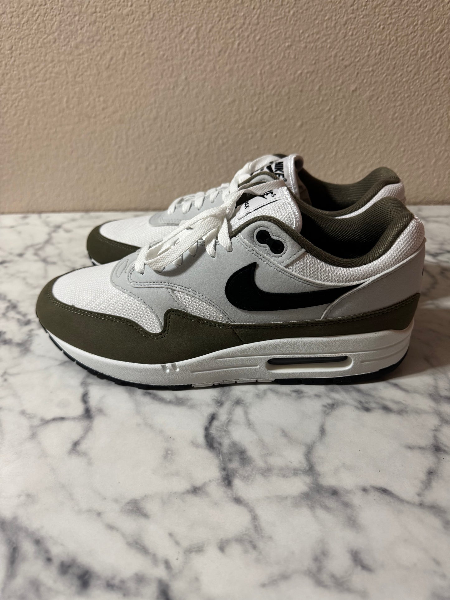 Nike Air Max 1 (Size: 10M/11.5W)
