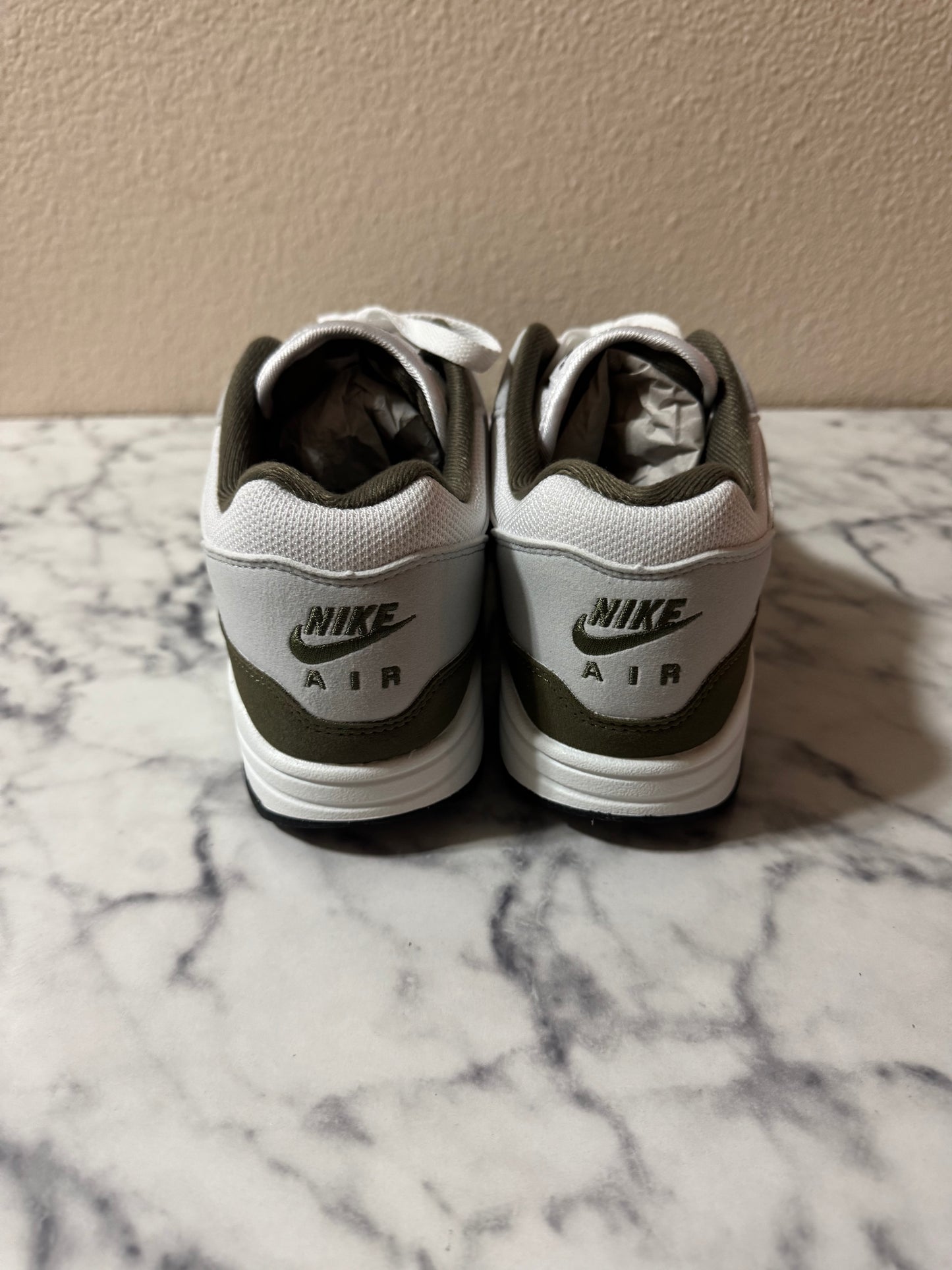 Nike Air Max 1 (Size: 10M/11.5W)